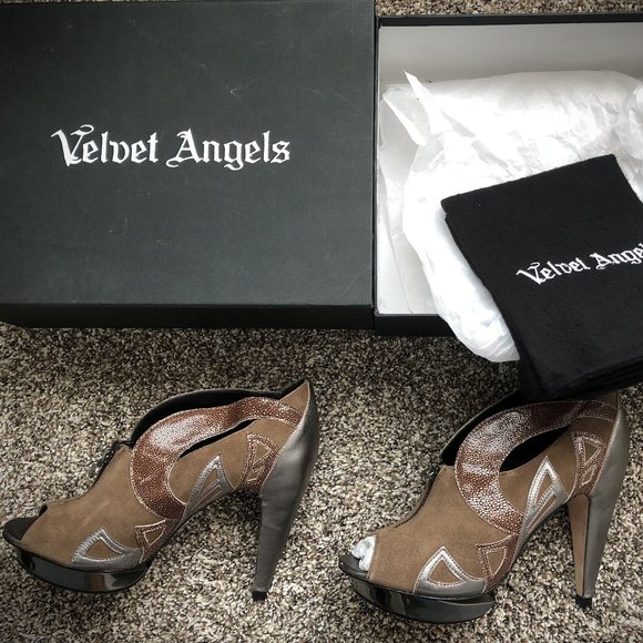 Velvel Angel Shoes - Picture 3 of 3